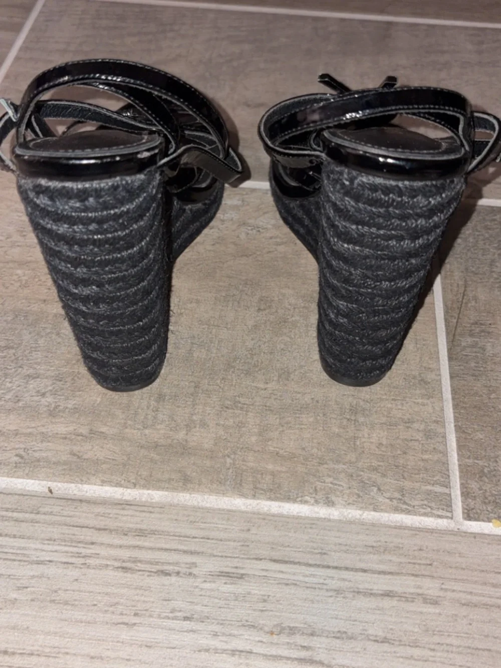 Saint Laurent Black Patent Leather YSL Logo Ankle-Tie Heel - Picture 6 of 7